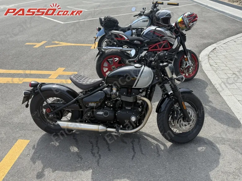 Triumph Bonneville Bobber - фото 0