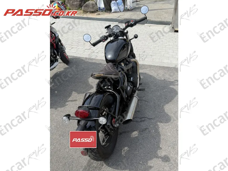 Triumph Bonneville Bobber - фото 2