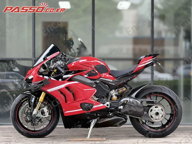 Ducati Panigale V4 S - фото 1