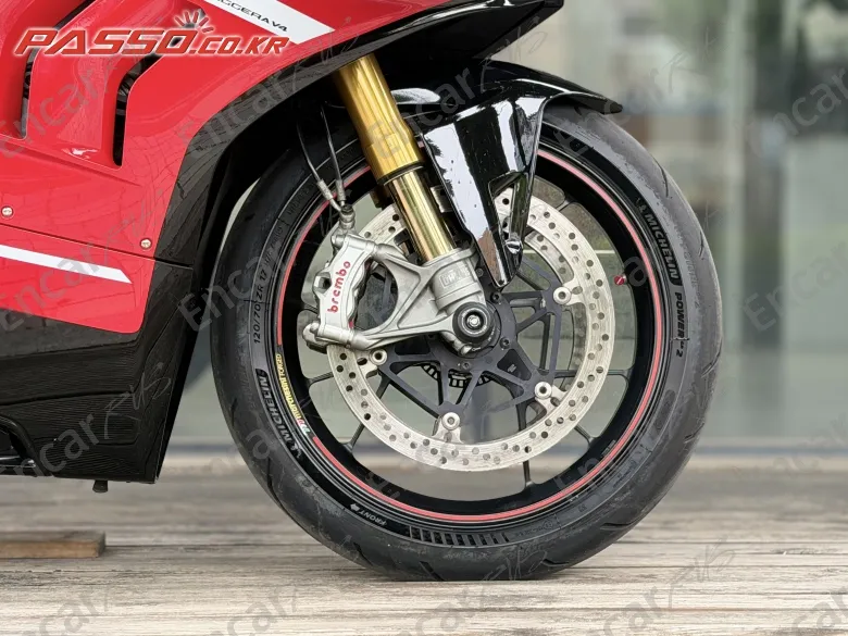 Ducati Panigale V4 S - фото 5