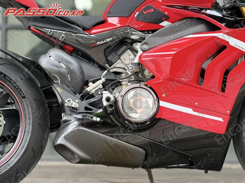 Ducati Panigale V4 S - фото 6