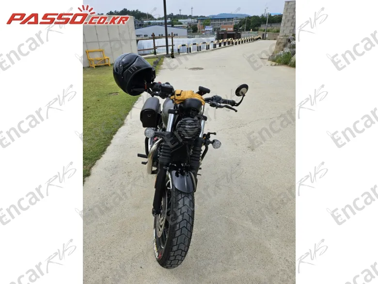 TRIUMPH BONNEVILLE BOBBER - фото 2