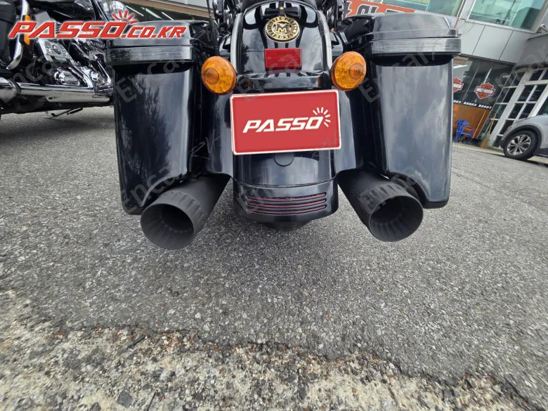Harley-Davidson Flhxs Street Glide Special - фото 6