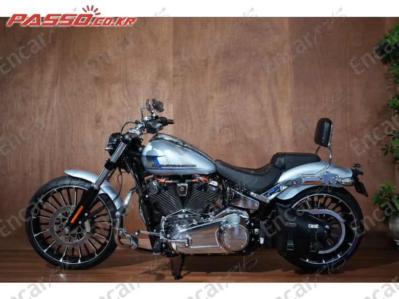 Harley-Davidson Breakout 117 - фото 1