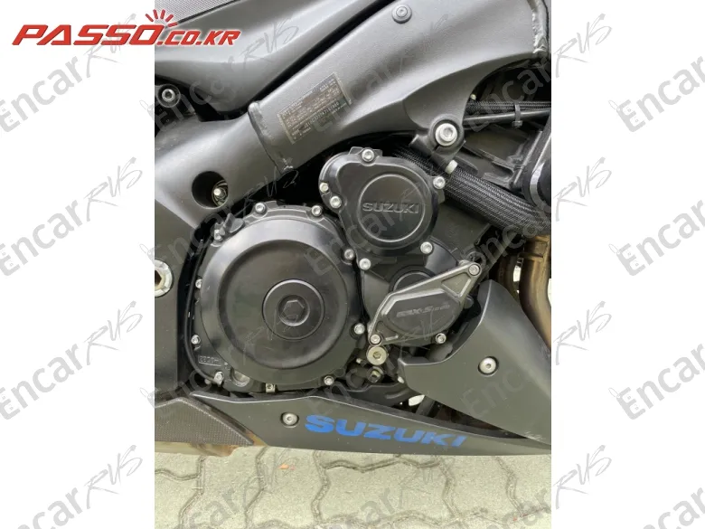 SUZUKI GSX S 1000 - фото 6