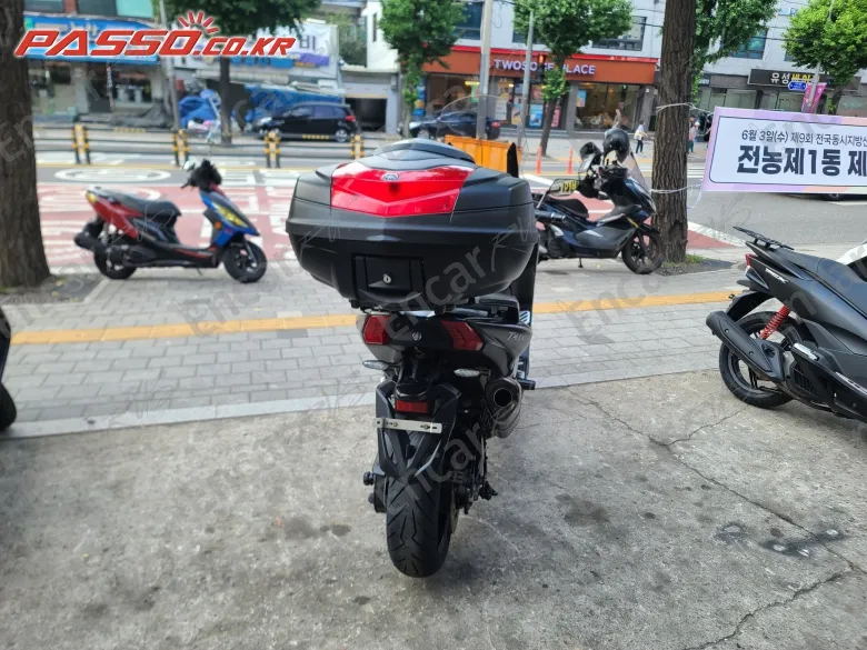 YAMAHA T MAX DX - фото 2