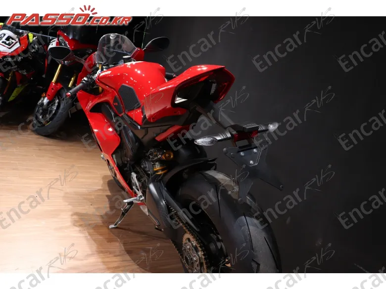 DUCATI PANIGALE V4 S - фото 2