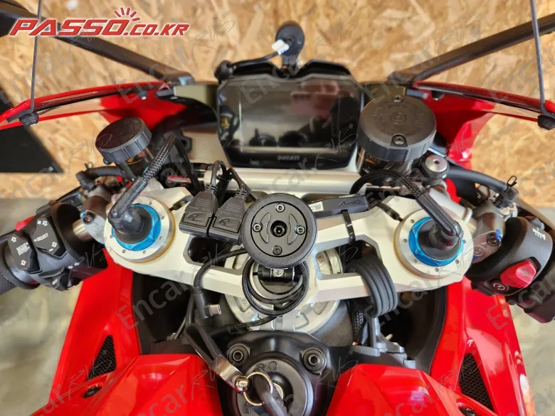 DUCATI PANIGALE V4 S - фото 3