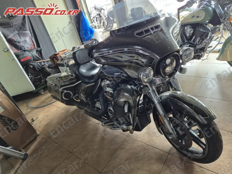 Harley-Davidson Flhx - фото 0
