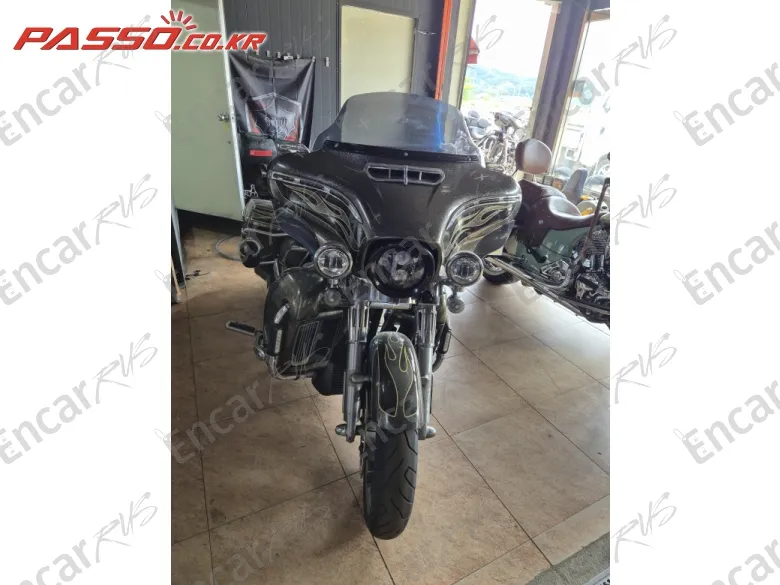 Harley-Davidson Flhx - фото 2