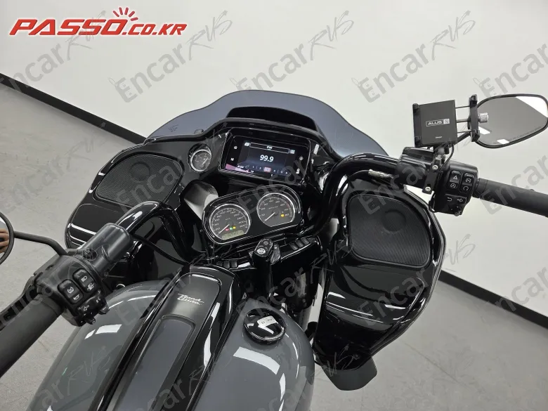 Harley-Davidson Road Glide St - фото 3