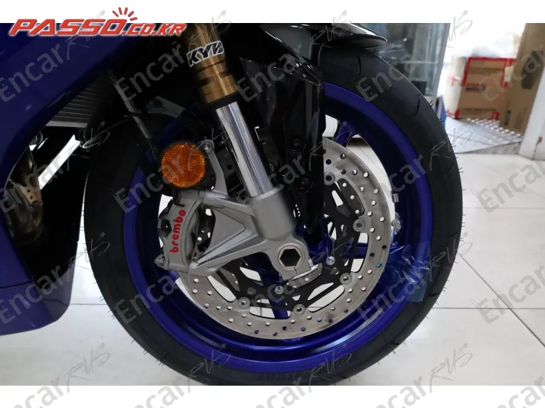 YAMAHA YZF R9 - фото 6