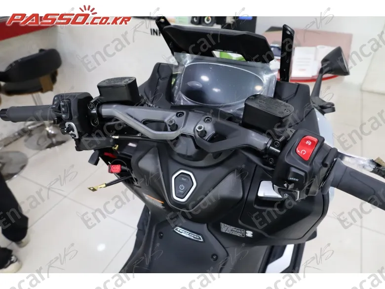 Yamaha T Max 560 - фото 3