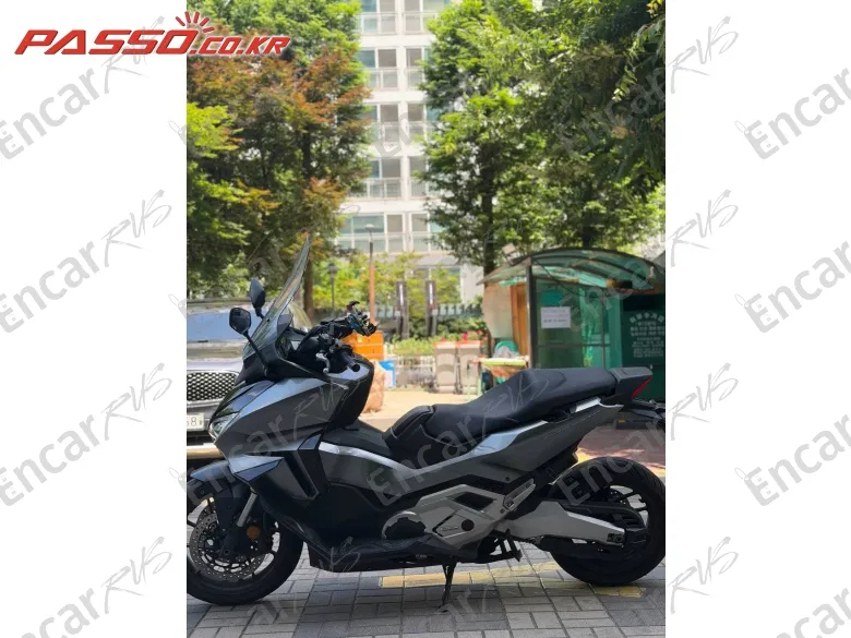 Honda Forza 750 - фото 1