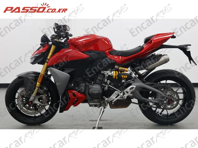 DUCATI STREETFIGHTER V2 - фото 1