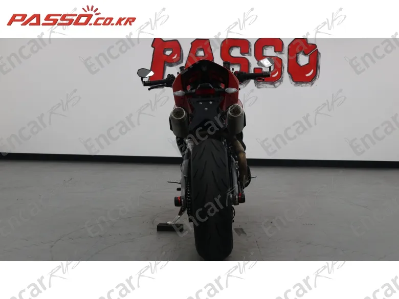 DUCATI STREETFIGHTER V2 - фото 2