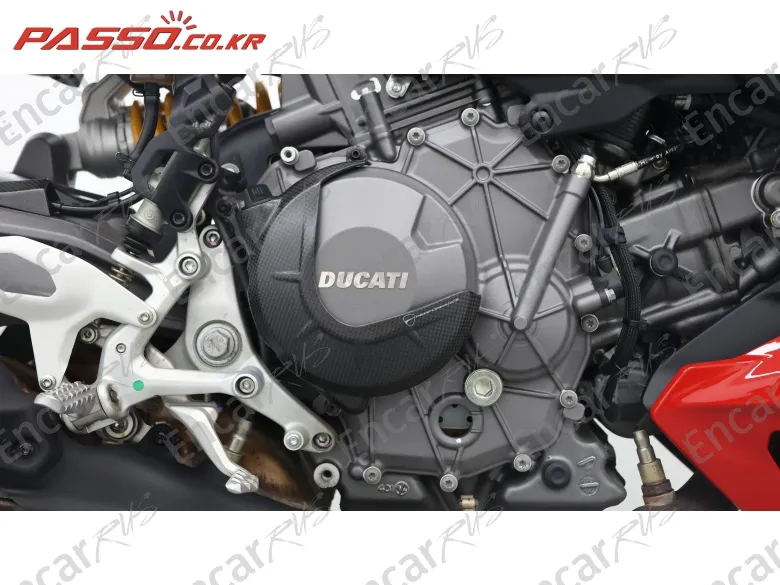 DUCATI STREETFIGHTER V2 - фото 4