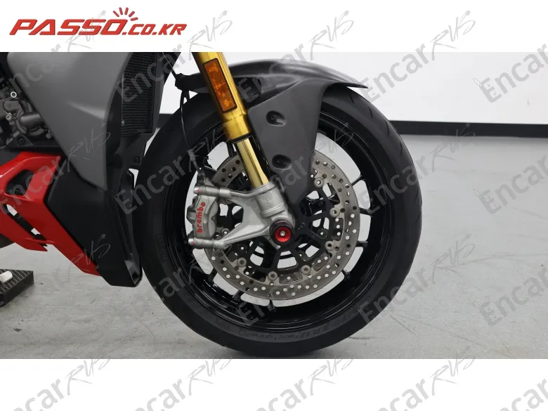 DUCATI STREETFIGHTER V2 - фото 5
