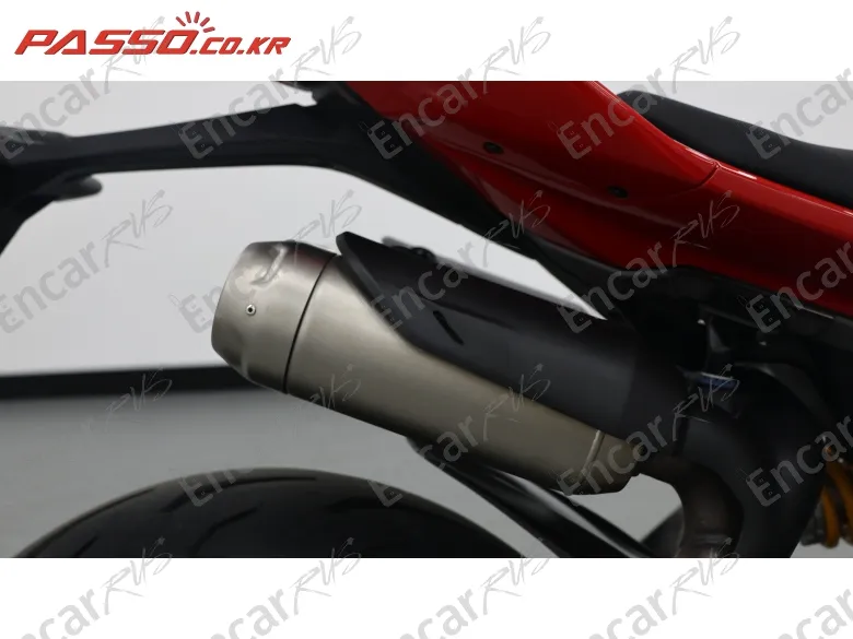 DUCATI STREETFIGHTER V2 - фото 6