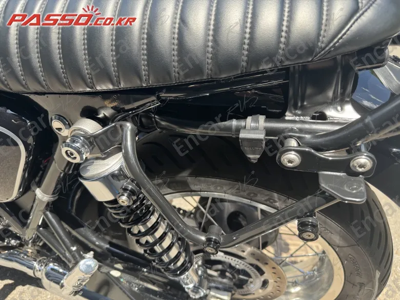 TRIUMPH BONNEVILLE T120 BLACK - фото 5