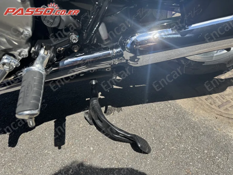 TRIUMPH BONNEVILLE T120 BLACK - фото 6