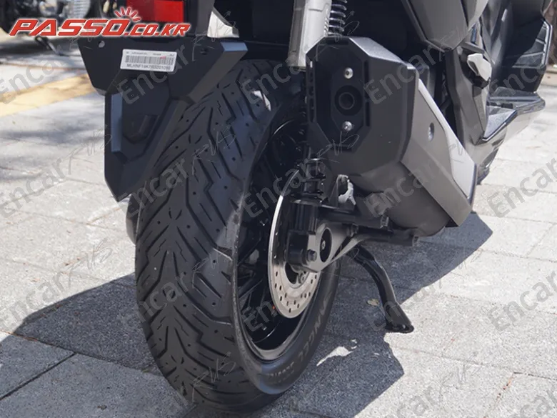 Honda Adv 350 - фото 6