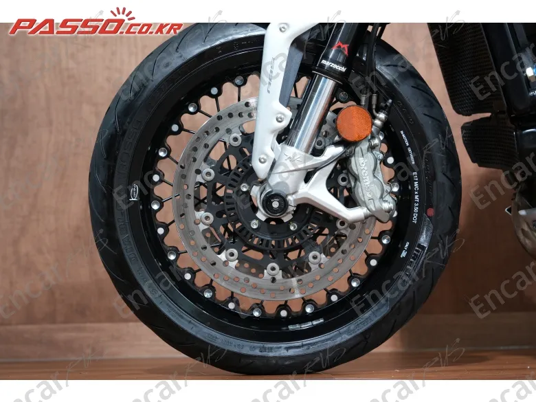 MV AGUSTA DRAGSTER 800 RR SCS - фото 5