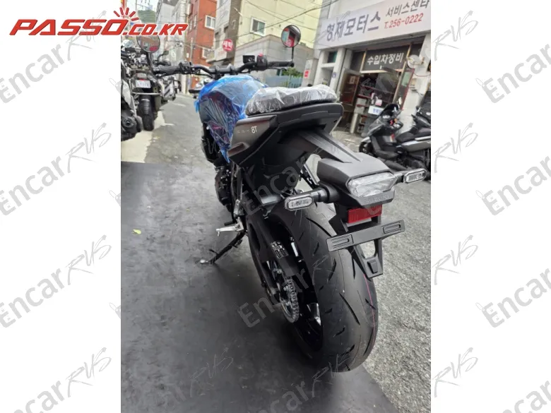SUZUKI GSX 8 T - фото 2