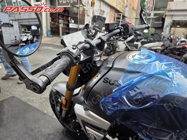 SUZUKI GSX 8 T - фото 3