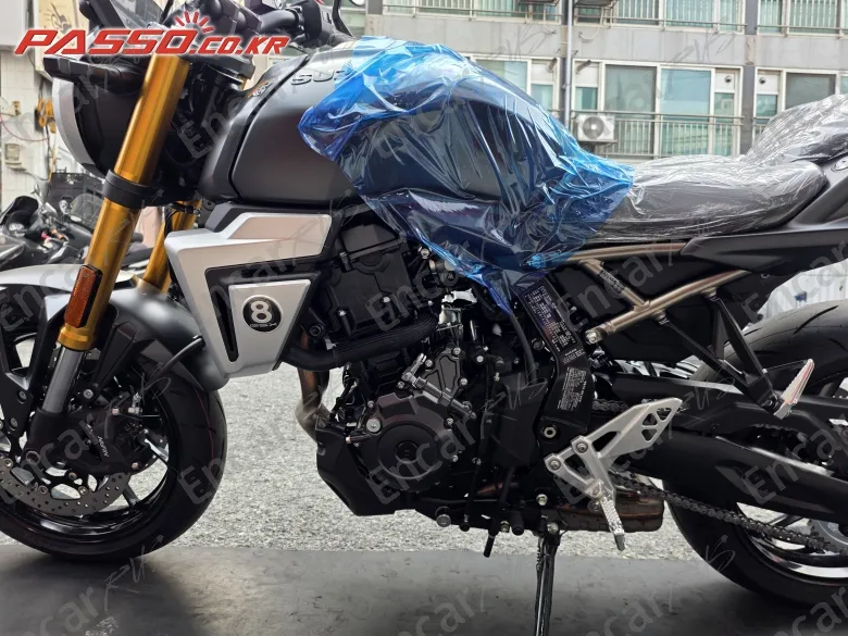 SUZUKI GSX 8 T - фото 4