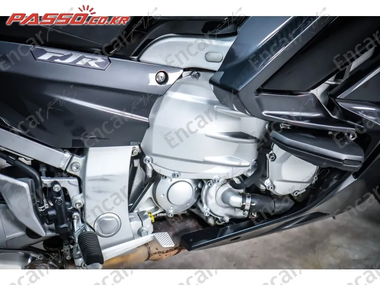 YAMAHA FJR 1300 - фото 4