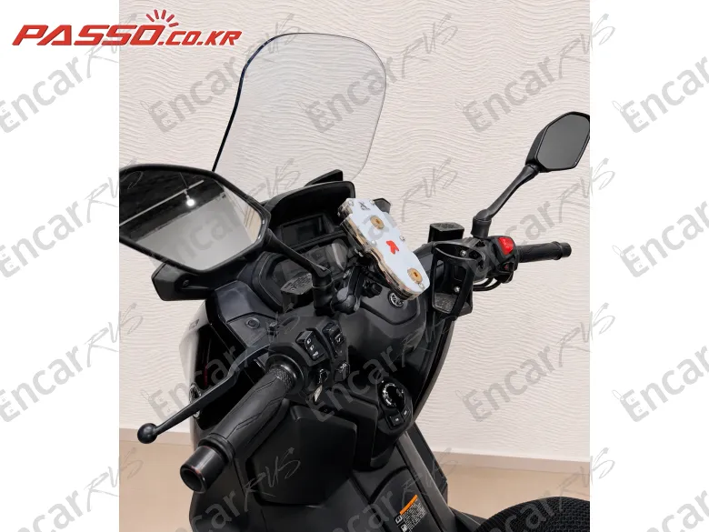 YAMAHA X MAX 300 ABS - фото 3