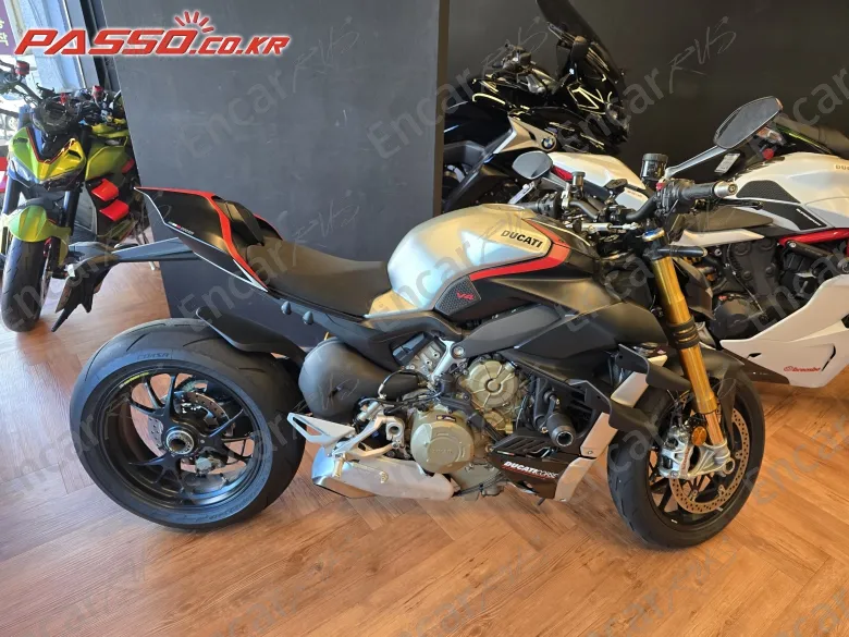 Ducati Streetfighter V4 S - фото 0