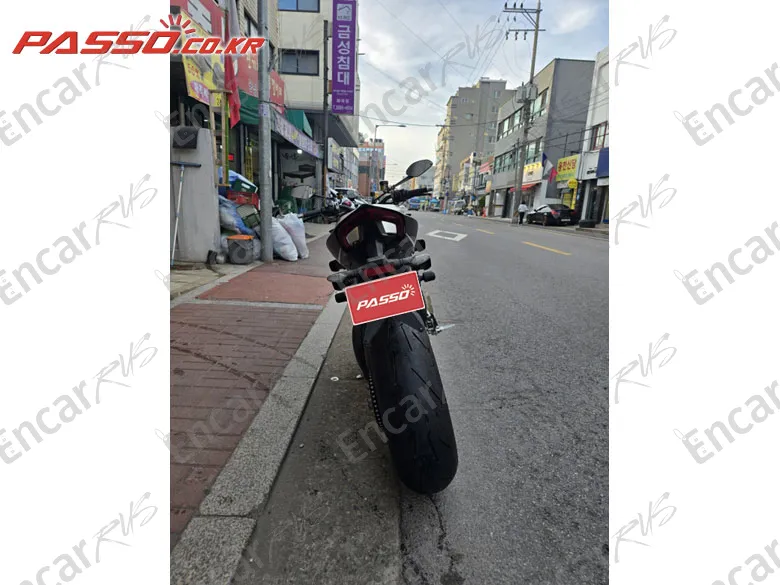 Ducati Streetfighter V4 S - фото 2