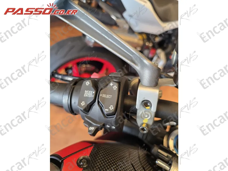 Ducati Streetfighter V4 S - фото 3