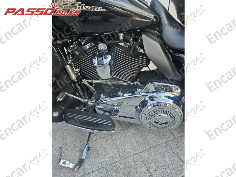 Harley-Davidson Flhx - фото 6