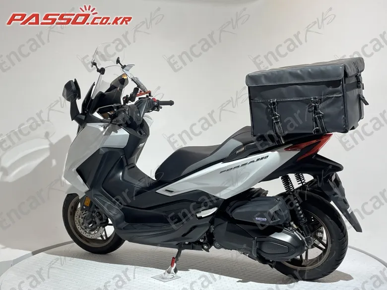 Honda Forza 350 - фото 3