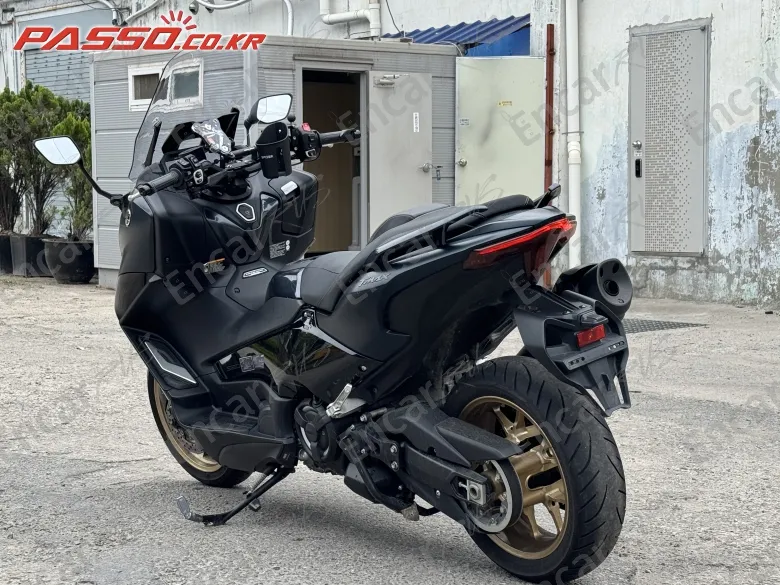 Yamaha T Max 560 - фото 4