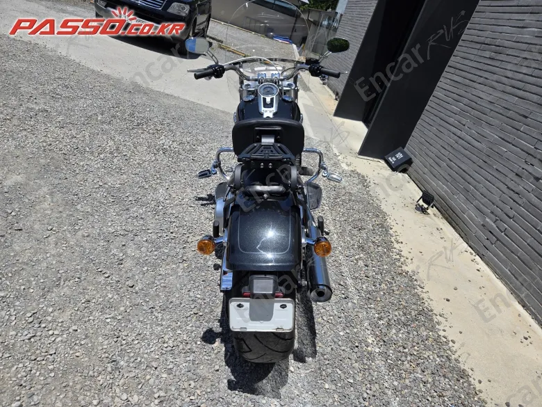 HARLEY-DAVIDSON FAT BOB 107 - фото 2