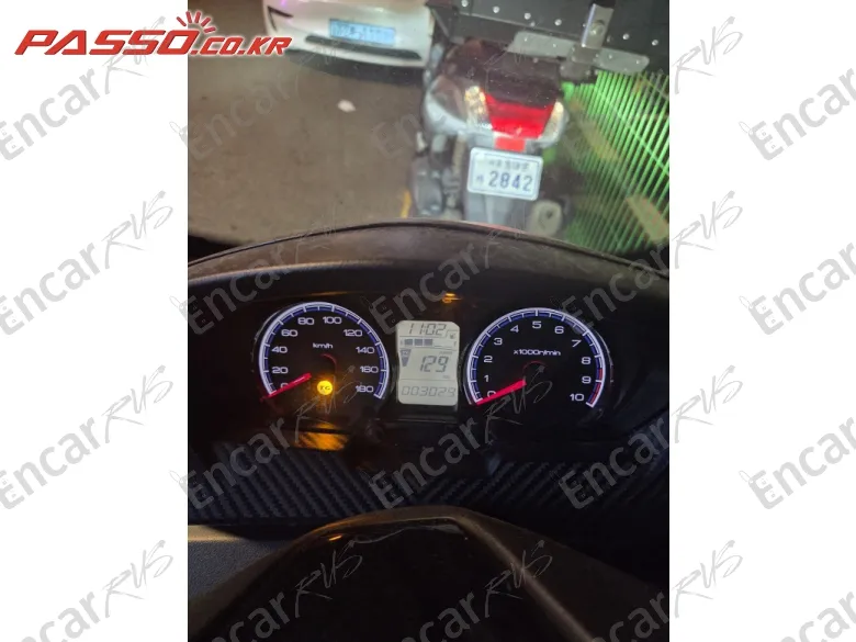 Suzuki Burgman 400 Abs - фото 5