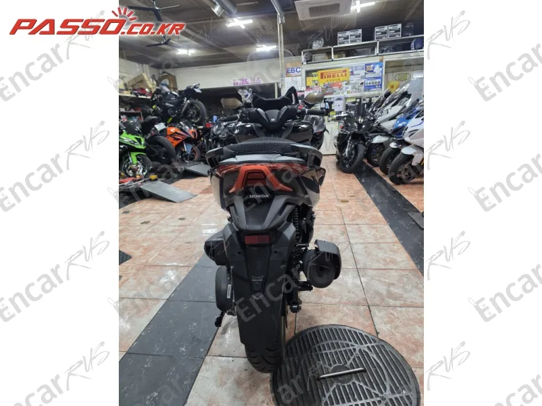 Honda Forza 350 - фото 2
