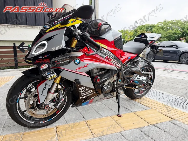 BMW S 1000 RR - фото 1