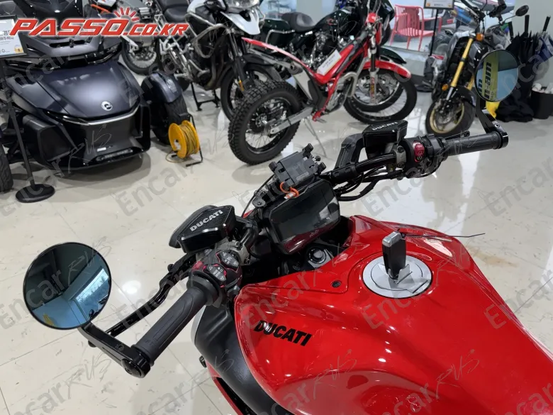 DUCATI DIAVEL V4 - фото 3