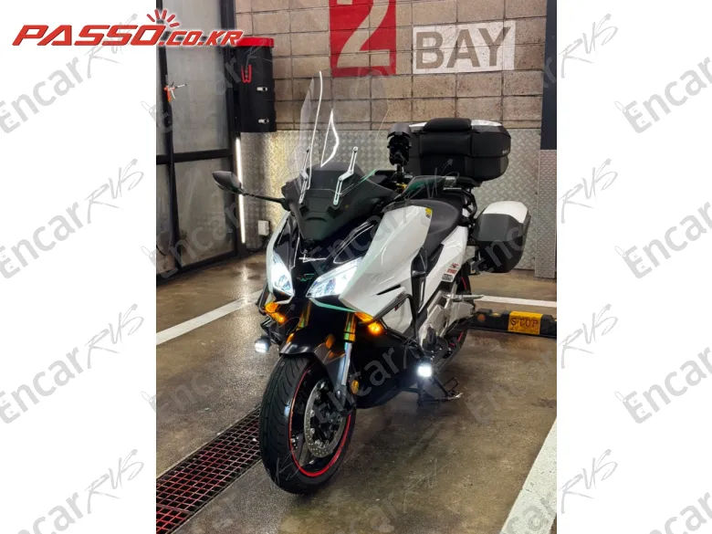 Honda Forza 750 - фото 1