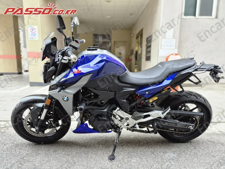 BMW F 900 R - фото 1