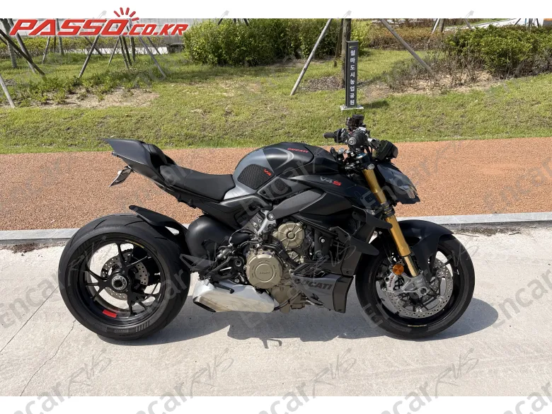 Ducati Streetfighter V4 S - фото 0