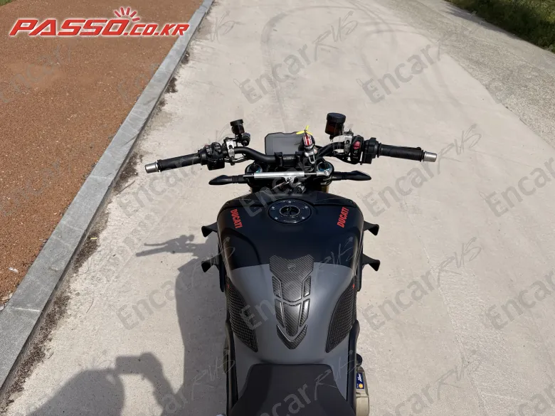 Ducati Streetfighter V4 S - фото 3