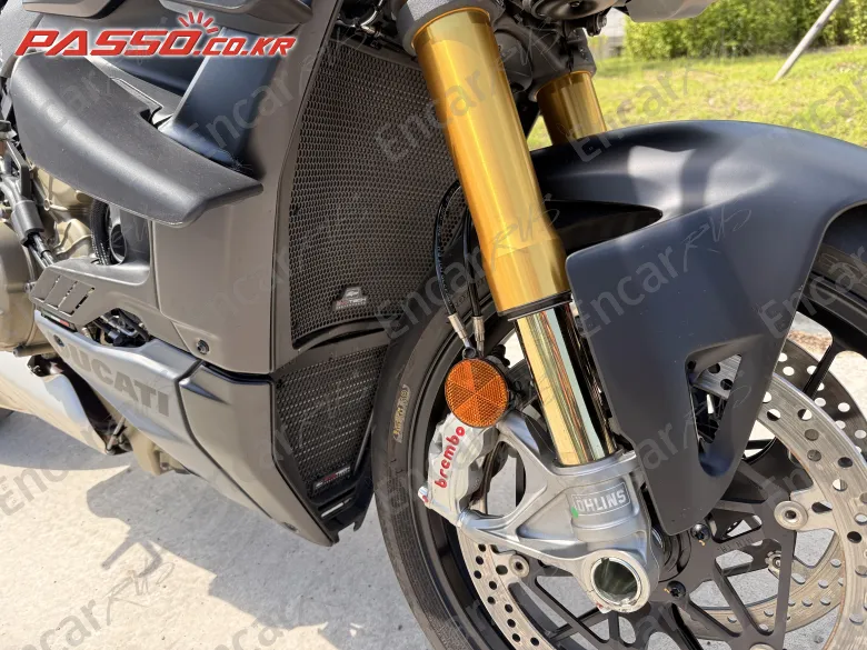 Ducati Streetfighter V4 S - фото 6