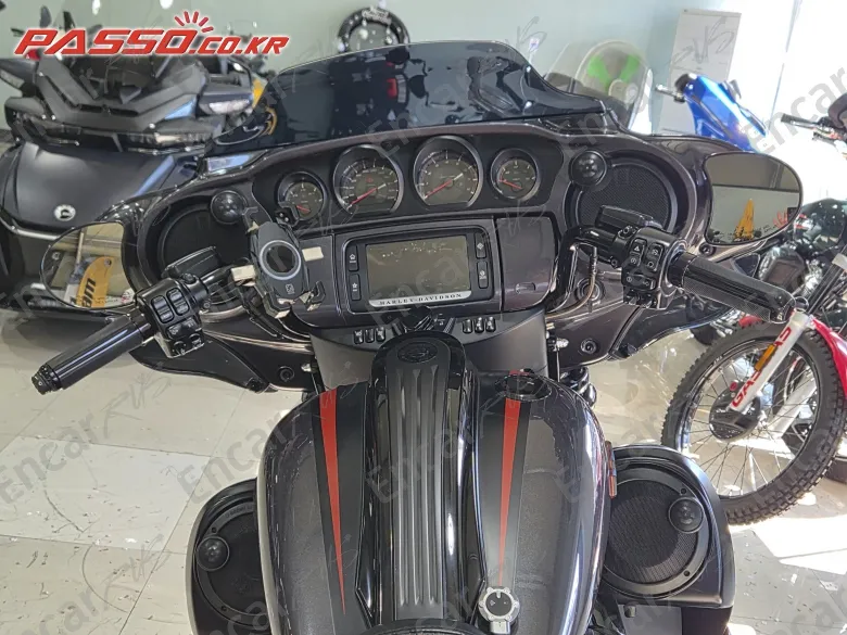 Harley-Davidson Flhx - фото 3