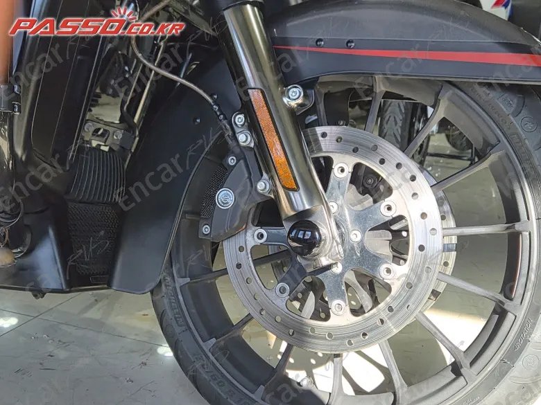 Harley-Davidson Flhx - фото 5